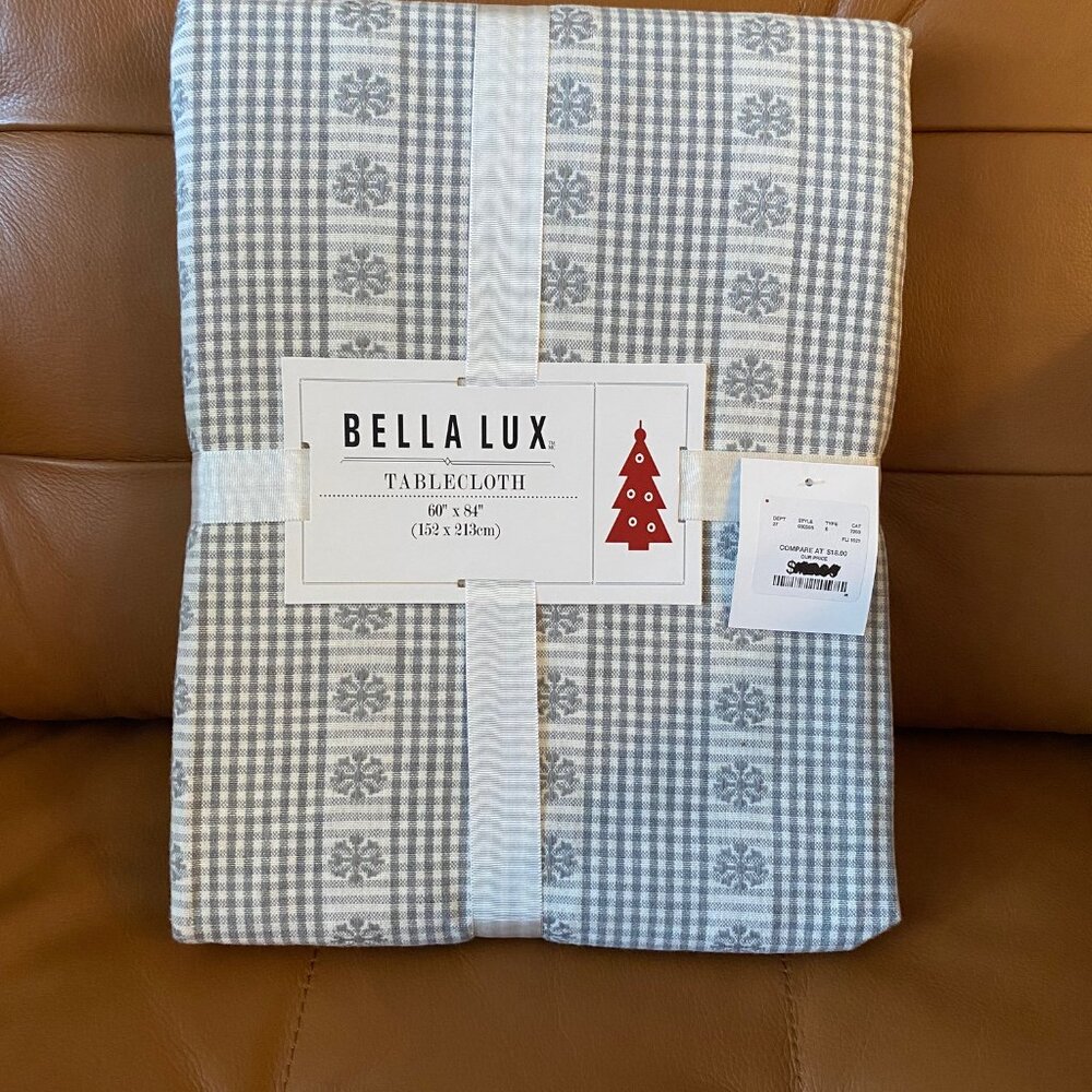 NWT "Bella Lux" Holiday Tablecloth 60"X84"